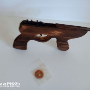 Drveni mitraljez na gumice