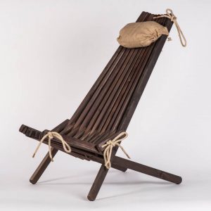 Stolić ili naslon za noge uz ležaljku.