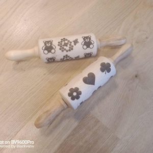 Dječji valjak sa gravurom