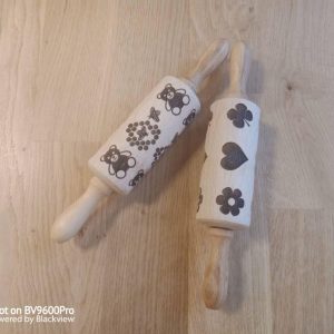 Dječji valjak sa gravurom