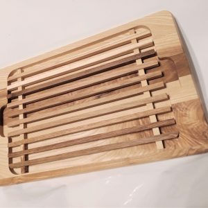 Daska za rezanje kruha sa rešetkom