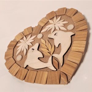 Drveni podmetač delfini