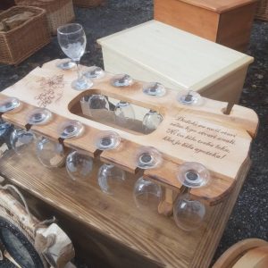 Stalak za 12 čaša i litar i vodu
