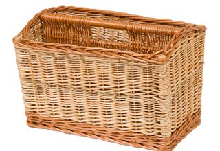 Stalak za novine puni plet